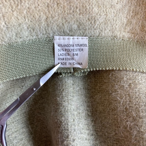 New Unbranded Mint Green 40% Angora 10% Wool 50% Acrylic Hat size S/M - Picture 8 of 8